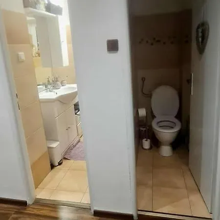 Mika Apartmán